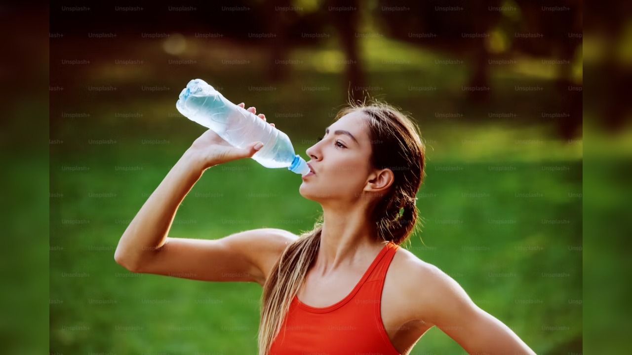 3. Keep Yourself Hydrated- Water supports digestion, reduces bloating, and flushes toxins naturally. 