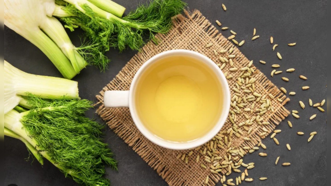 5 Saunf water can keep your stomach light and reduce cravings. 