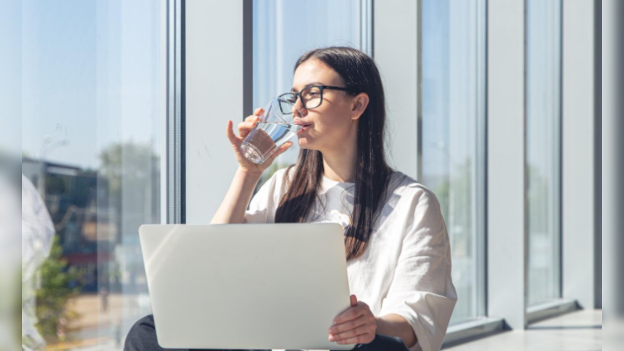 5. In rare cases, extreme overhydration can affect the brain. It may lead to confusion, headache, or even fainting. 