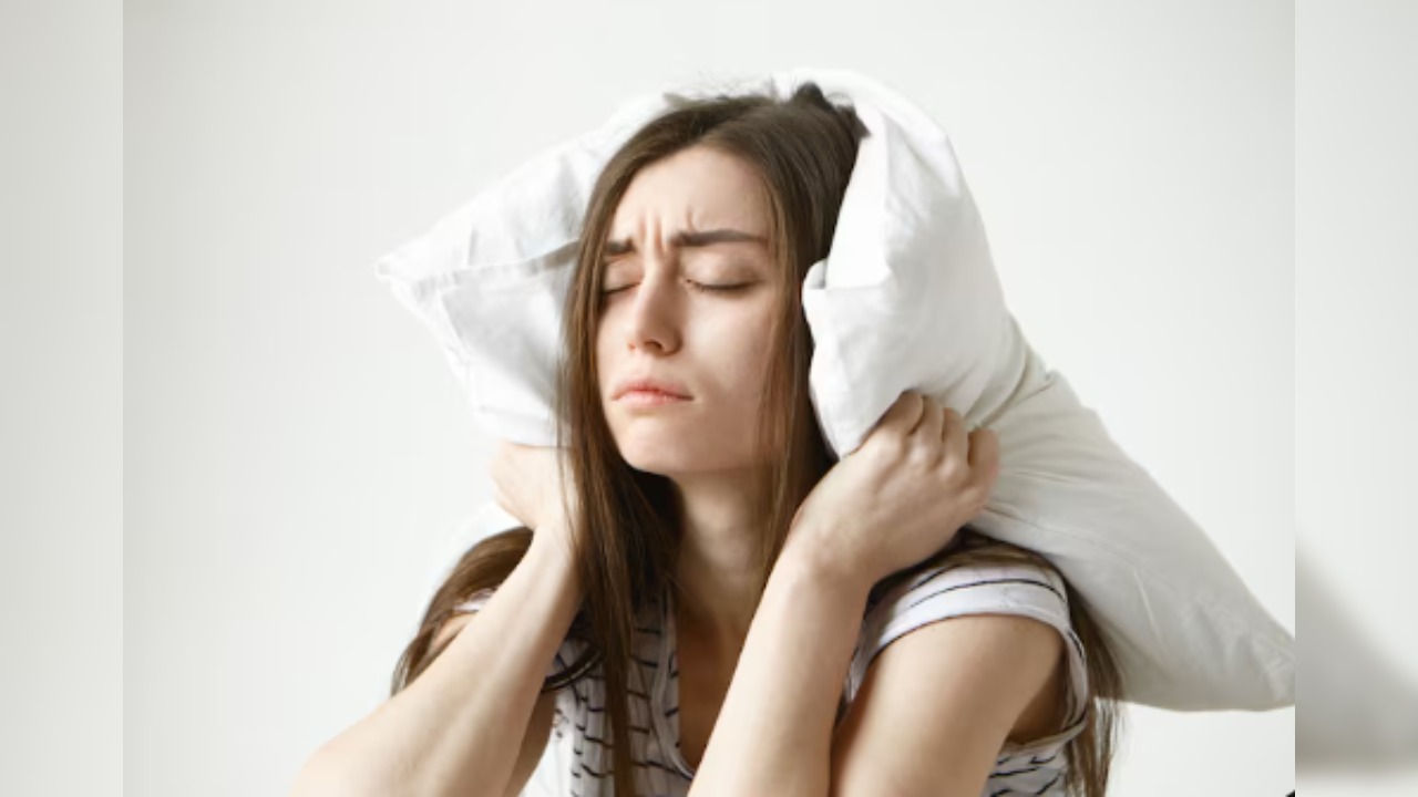 Extreme Sleepiness- Feeling sleepy all the time is not just winter laziness. It may point to thyroid disorders, low iron levels, or Seasonal Affective Disorder (SAD).