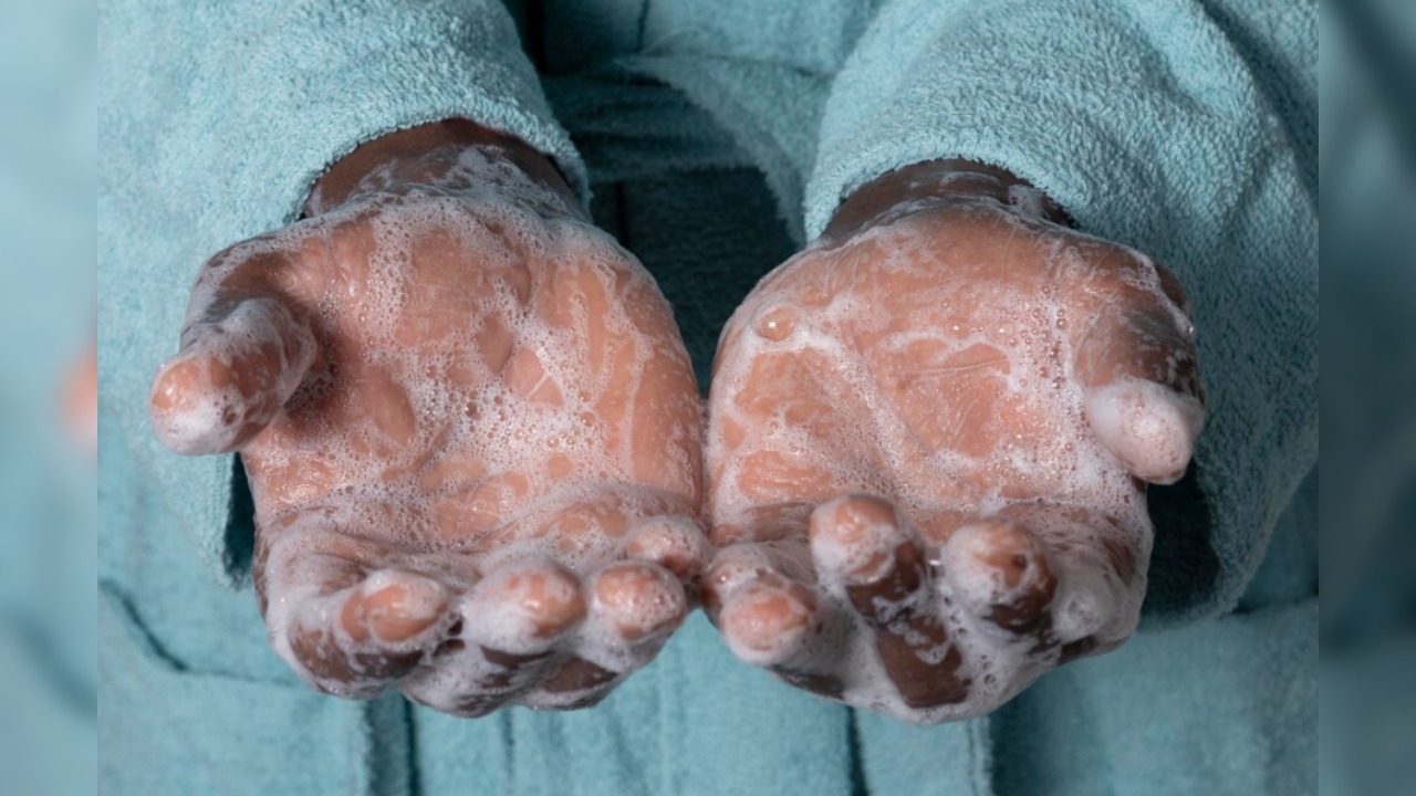 Poor hand hygiene is a bigger risk factor than using public toilets.