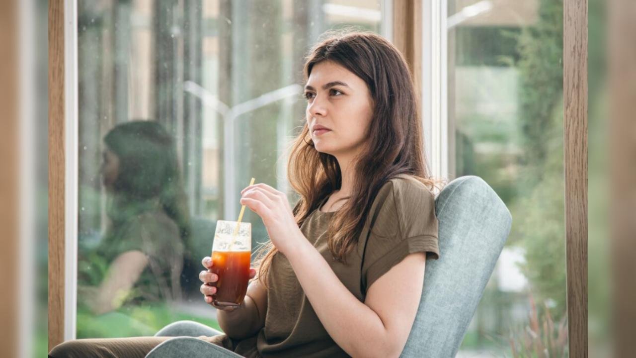 Blood Sugar Concerns Sugary cold drinks cause a rapid spike in blood sugar levels, increasing the risk for insulin resistance and type 2 diabetes over time.