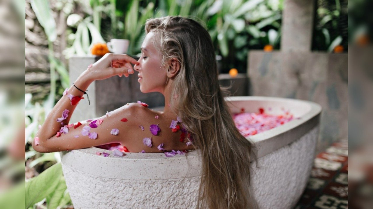 Small cuts can allow bacteria to enter the body easily, significantly raising the chances of infection, including vaginal infections.